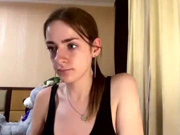 Suzannetigerino  live sex cam