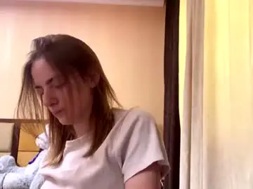 Suzannetigerino  live sex cam