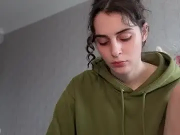 Wonderland_stia  live sex cam