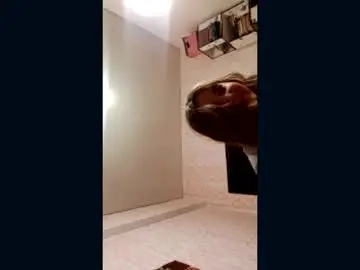 Zeniabrossoit  live sex cam