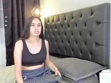 Alice__susan  live sex cam