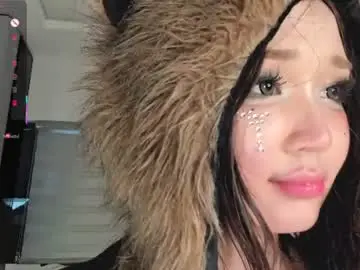 Assuri_love  live sex cam