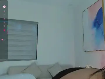 Assuri_love  live sex cam