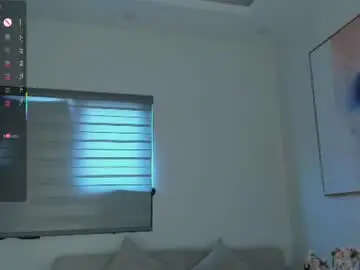Assuri_love  live sex cam