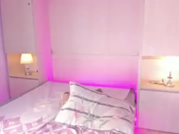 Cristalbennet  live sex cam