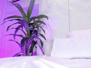 Lunakarther  live sex cam