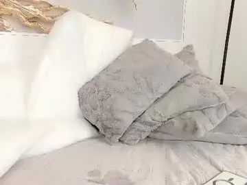 Roxy_wild3  live sex cam