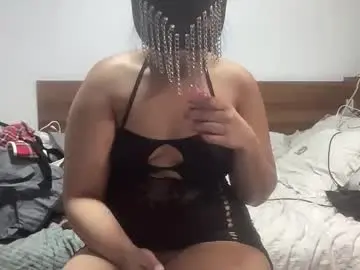 Slimthickdesi  live sex cam