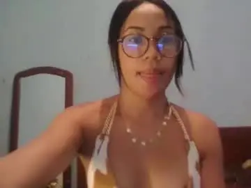 Amichouu  live sex cam