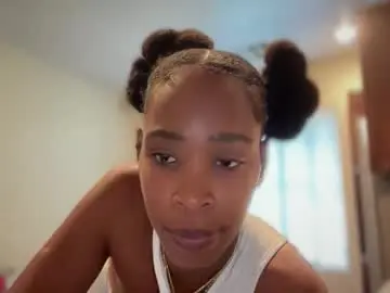 Cum2charmxx  live sex cam