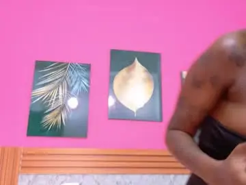 Ebonyndsavage  live sex cam