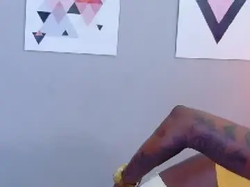 Ebonyndsavage  live sex cam