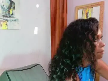 Ebonyndsavage  live sex cam