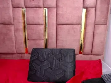 Hi_johana  live sex cam