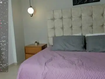 Mia_dolls18  live sex cam