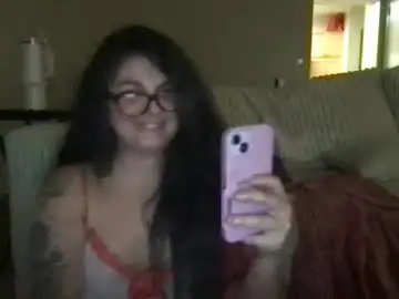 Ohmisswillow69  live sex cam