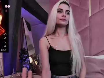 Selenadaze  live sex cam