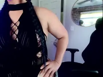 Slutsrus33  live sex cam
