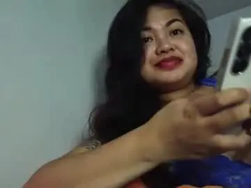 Chillntalkmami  live sex cam