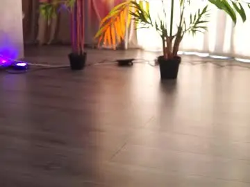 Hotbustybabex  live sex cam