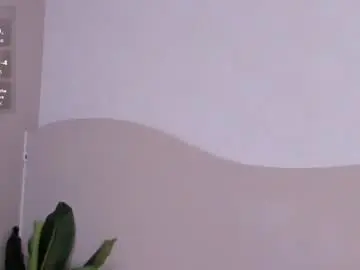 Brennda_rios  live sex cam