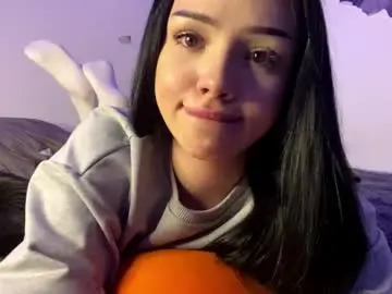 Chiekodavanzo  live sex cam