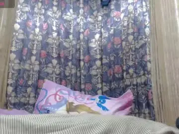 Curvyhotlatina  live sex cam
