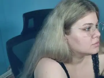 Love_wiggy18  live sex cam