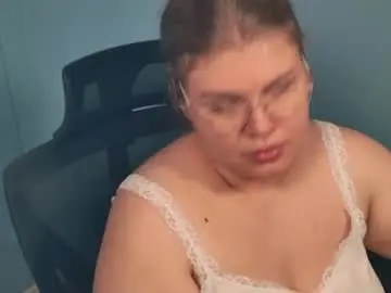 Love_wiggy18  live sex cam
