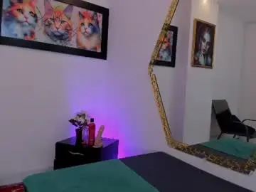 Lucywalkeer  live sex cam