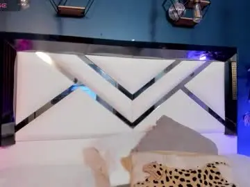 Nana__s  live sex cam