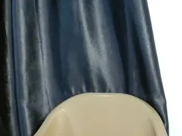 Naughtyslut02  live sex cam