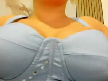 Emilia_betancourt0923  live sex cam