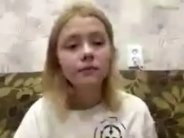 Richellearmentrout  live sex cam