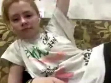 Richellearmentrout  live sex cam