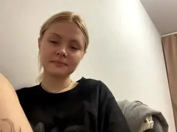Richellearmentrout  live sex cam