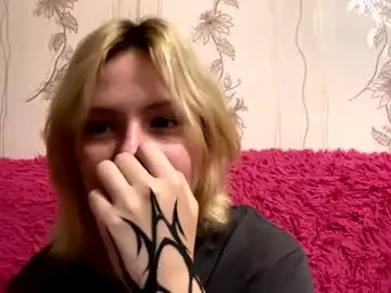 Richellearmentrout  live sex cam