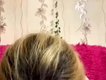 Richellearmentrout  live sex cam