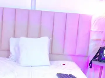 Cataleyaromano  live sex cam