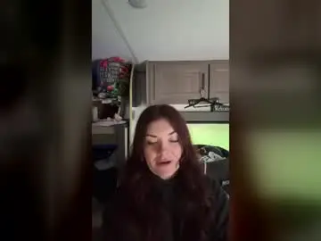 Intothewoodswego  live sex cam