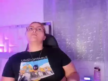 Leahbarker  live sex cam