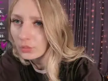 Livyybosom  live sex cam