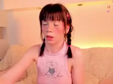 Milliminimouse  live sex cam