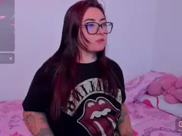 Curvybaddie  live sex cam