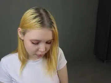 Eipril_blushhh  live sex cam