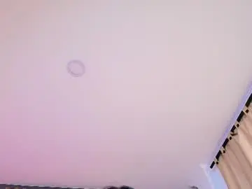 Mollywoodd  live sex cam