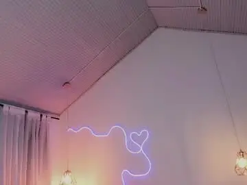 Noahcryptic  live sex cam