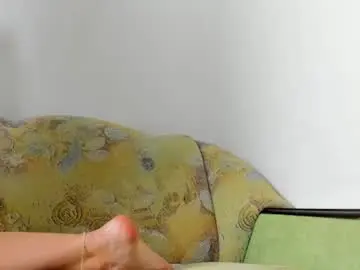 Sweet_lil_thing  live sex cam