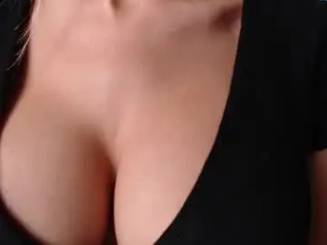 Sweet_lil_thing  live sex cam