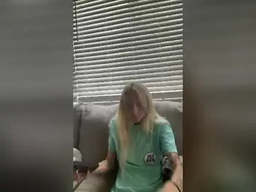 Baby_girl610  live sex cam